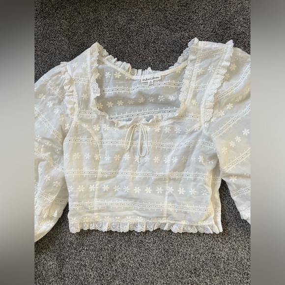 Embroidered cropped shirt - Picture 2 of 2